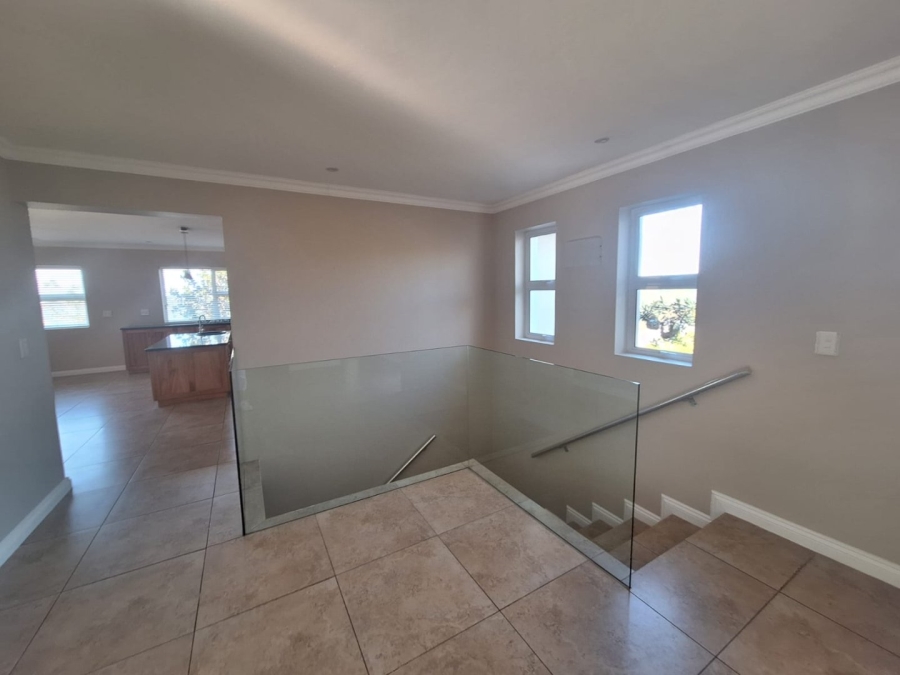 To Let 3 Bedroom Property for Rent in Brackenridge Western Cape